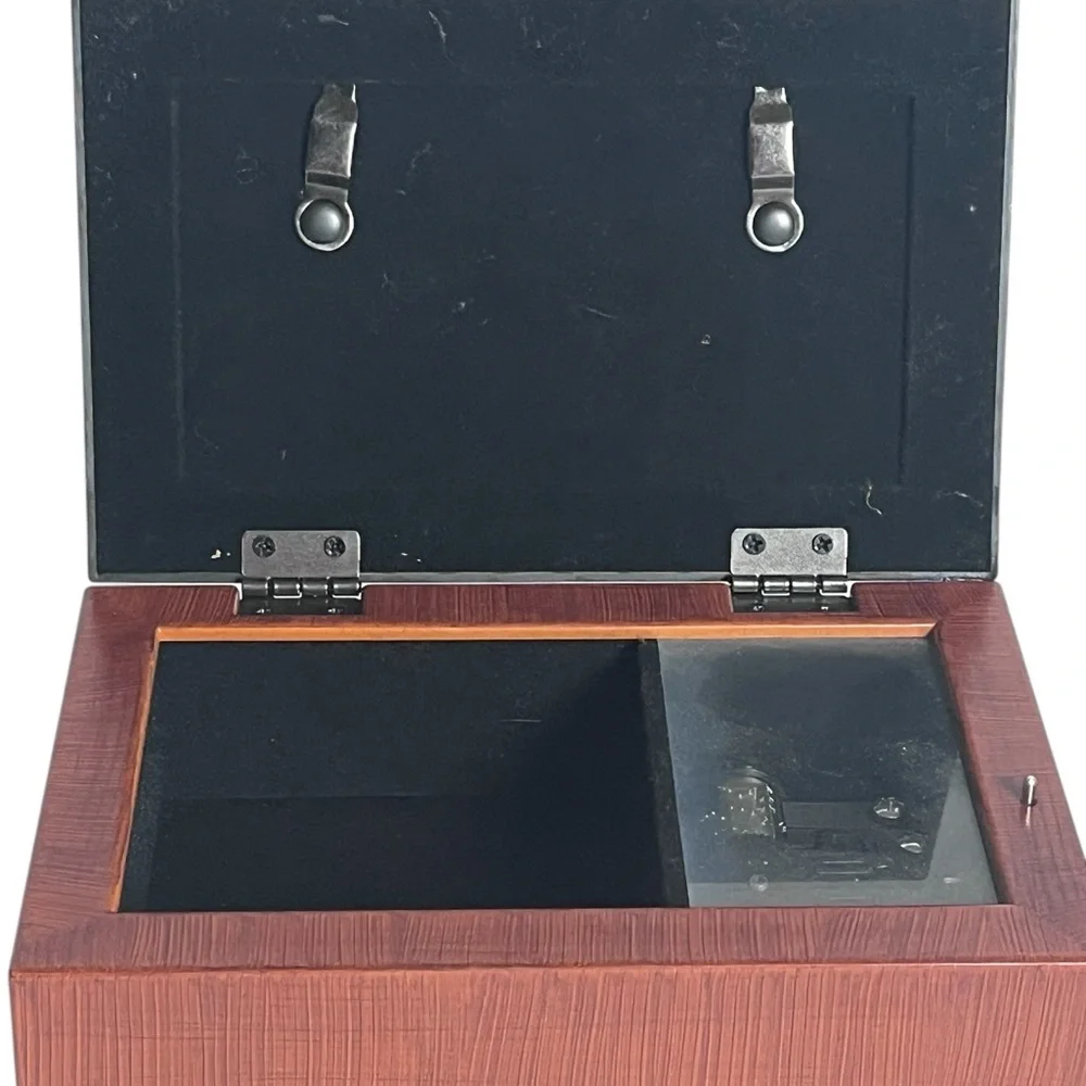 Musical Brown Wooden Keepsake Box – Handcrafted Vintage Jewelry Storage Chest